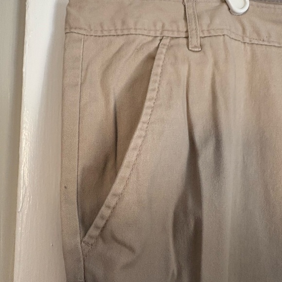 Old Navy Women’s Bootcut Khaki Pants - Picture 4 of 7
